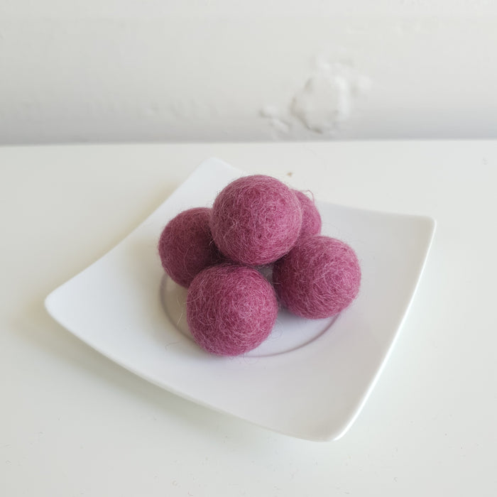 100% Wool Felt Balls 2cm (3/4") - Red Violet