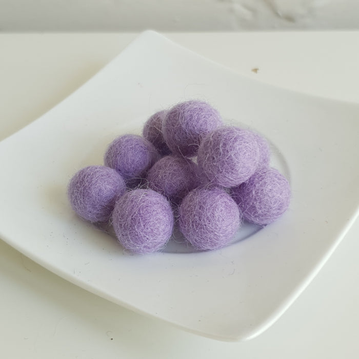 100% Wool Felt Balls 1cm (3/8") - Lilac Breeze
