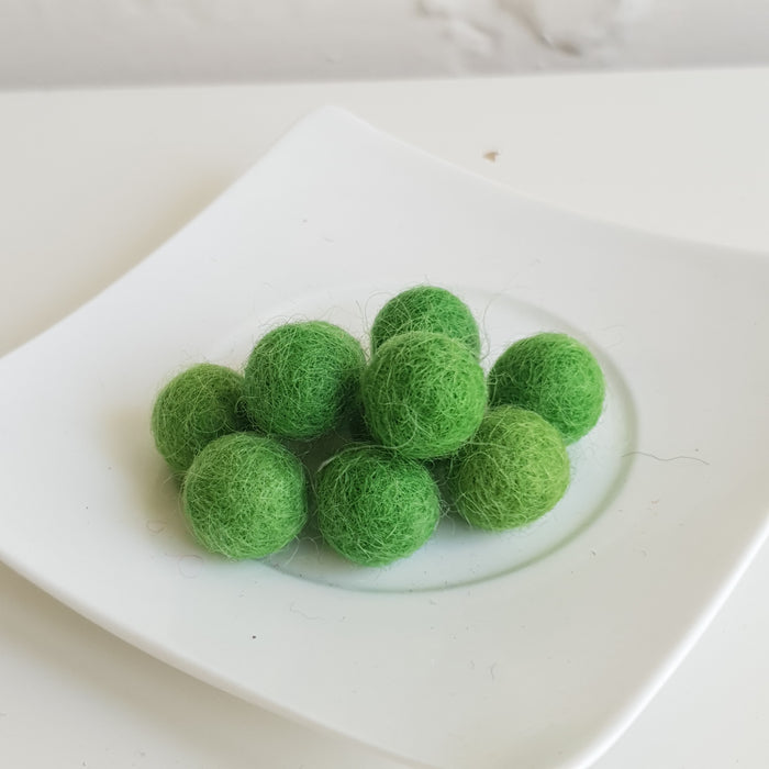 100% Wool Felt Balls 1cm (3/8") - Grass Green