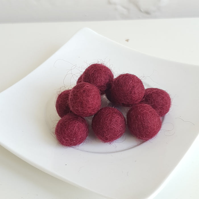 100% Wool Felt Balls 1cm (3/8") - Bordeaux