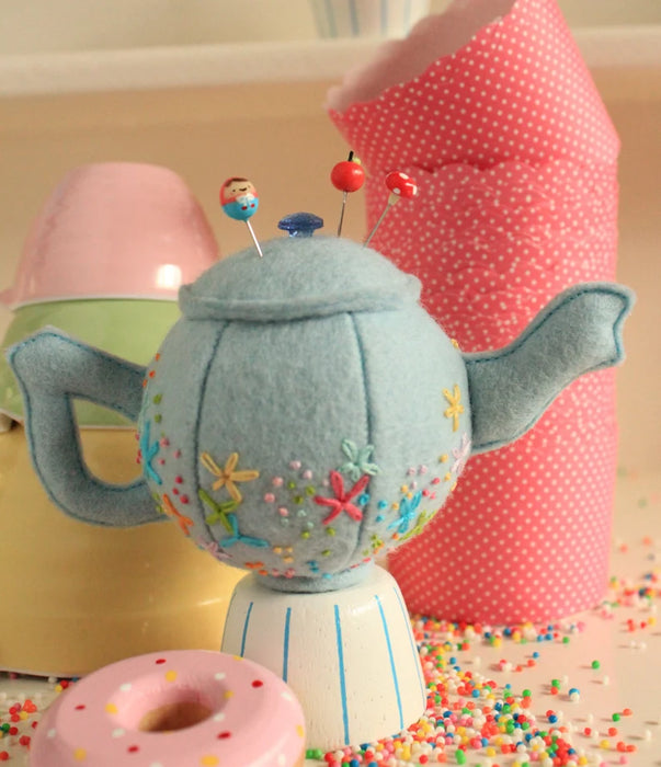 DIY Craft - Ric Rac Teeny Teapots