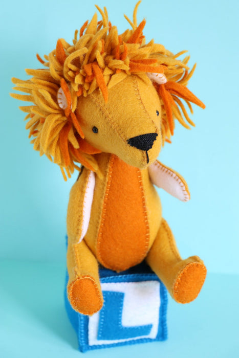 DIY Craft - Ric Rac L is for Lion