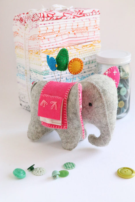 DIY Craft - Ric Rac Elephant Caddy Pincushion