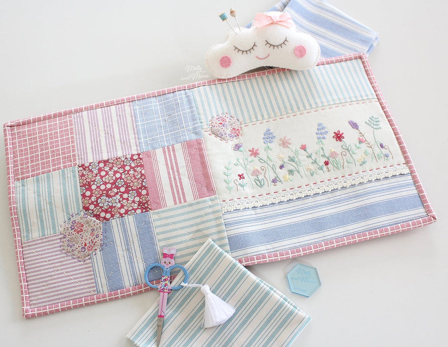 Molly and Mama Simple Sewing Folder - Includes Printed Linen & Hard Copy Pattern